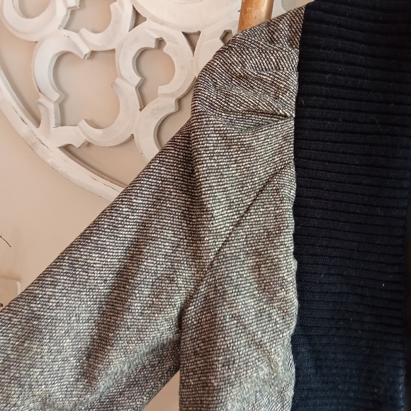 Checkered Korean Short Coat - Picture 3 of 17